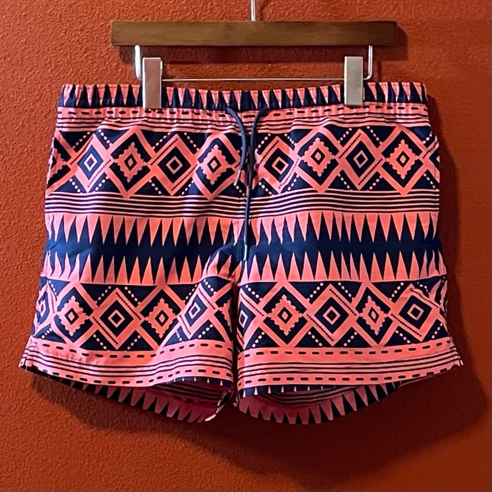Chubbies Men’s Pink‎ & Blue Aztec Abstract Mesh Lined Lightweight Trunk Shorts